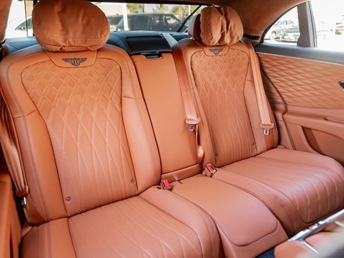 Certified 2023 Bentley Flying Spur V8 image 29