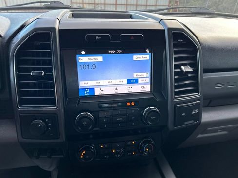 Used 2019 Ford F250 XLT w/ XLT Premium Package AWD/4WD image 24
