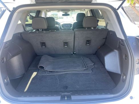 Used 2024 GMC Terrain SLE image 31