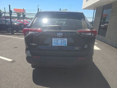Used 2025 Toyota RAV4 LE AWD/4WD image 5