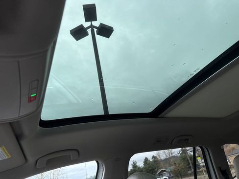 Used 2021 Volkswagen Atlas SEL Premium image 41