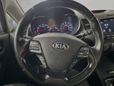 Used 2017 Kia Forte S w/ S Technology Package image 18