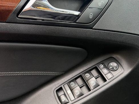 Used 2010 Mercedes-Benz GL 450 4MATIC image 3