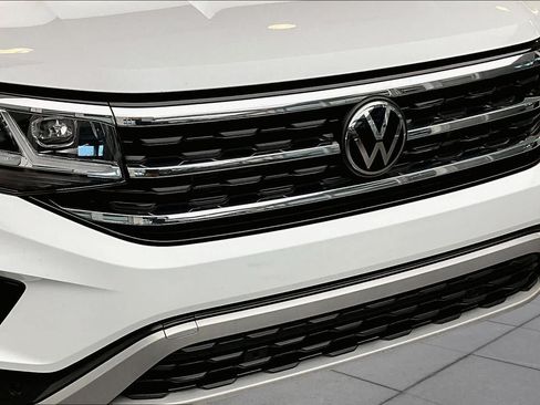 Used 2023 Volkswagen Atlas Cross Sport SE w/ Black Wheel Package FWD image 31