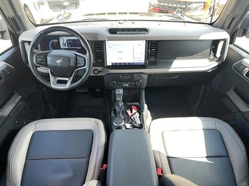 Used 2023 Ford Bronco Wildtrak image 11