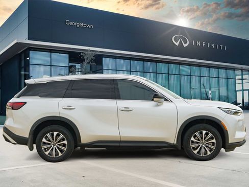 Certified 2023 INFINITI QX60 Pure FWD image 4