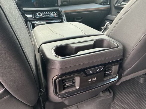 Used 2025 GMC Sierra 1500 AT4 w/ Technology Package AWD/4WD image 25