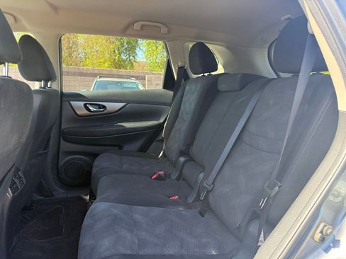 Used 2016 Nissan Rogue SV FWD image 9
