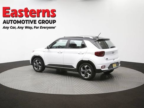 Used 2025 Hyundai Venue Limited FWD image 62