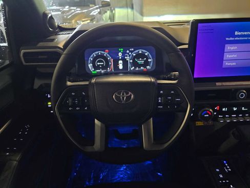 Certified 2025 Toyota 4Runner TRD Off-Road Premium image 23