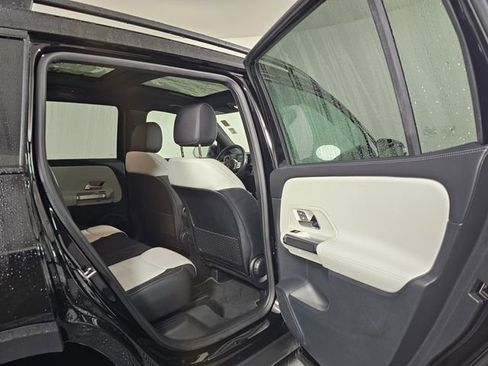 Used 2022 Mercedes-Benz GLB 250 4MATIC image 14