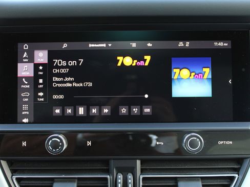 Certified 2024 Porsche Macan GTS image 18