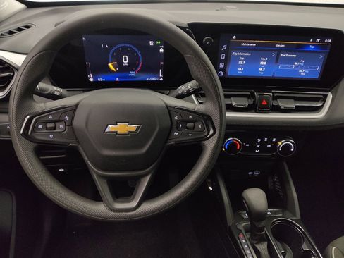Used 2025 Chevrolet TrailBlazer LT FWD image 22