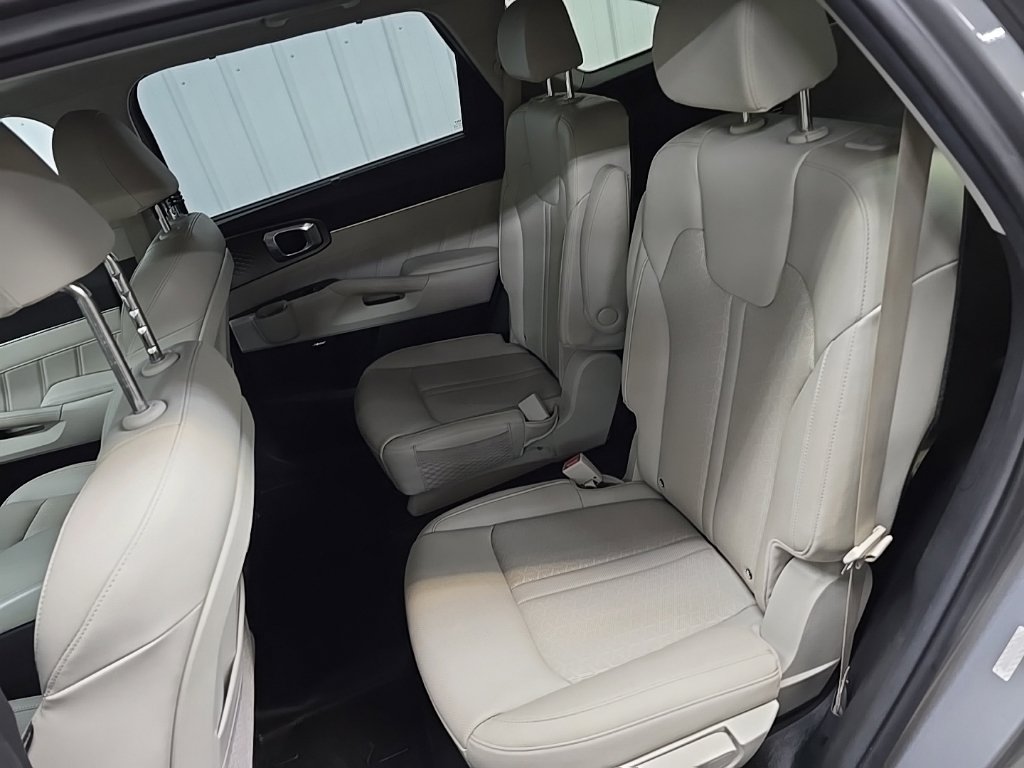 Used 2023 Kia Sorento SX Prestige w/ Panoramic Sunroof Package AWD/4WD image 33