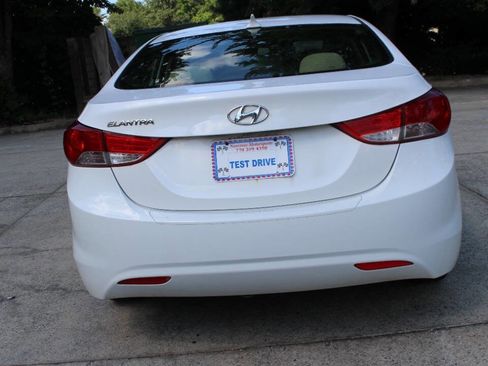 Used 2013 Hyundai Elantra GLS w/ Preferred Pkg image 10