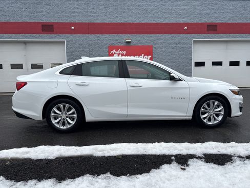 Used 2024 Chevrolet Malibu LT image 2
