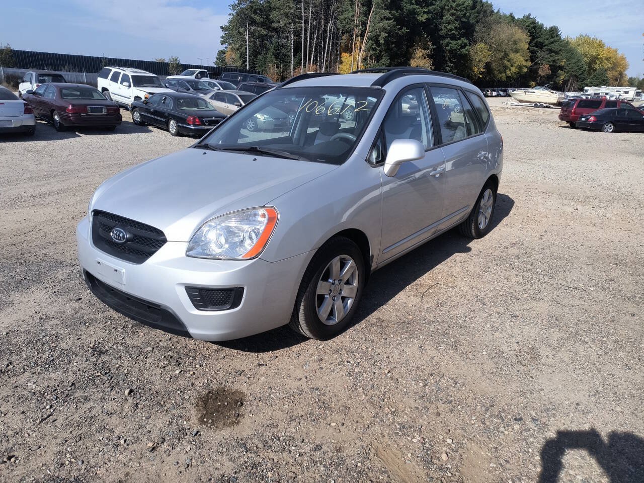 Used 2008 Kia Rondo FWD image 1