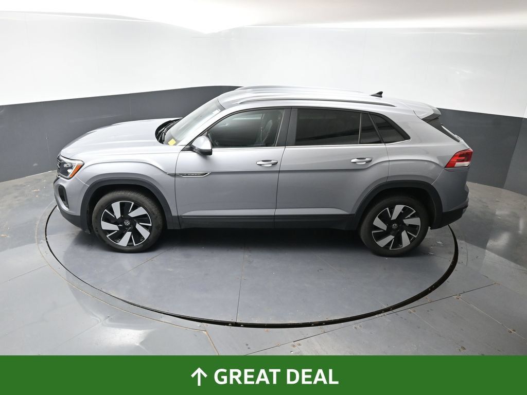 Used 2025 Volkswagen Atlas Cross Sport SE FWD image 49