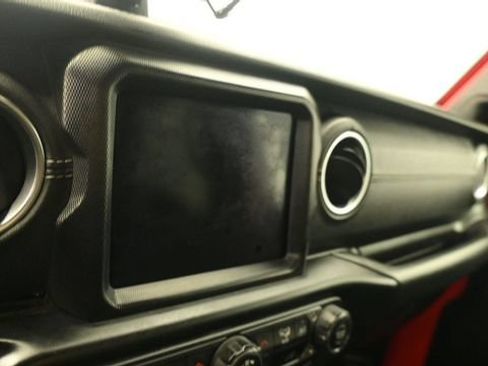 Used 2020 Jeep Gladiator Overland AWD/4WD image 17