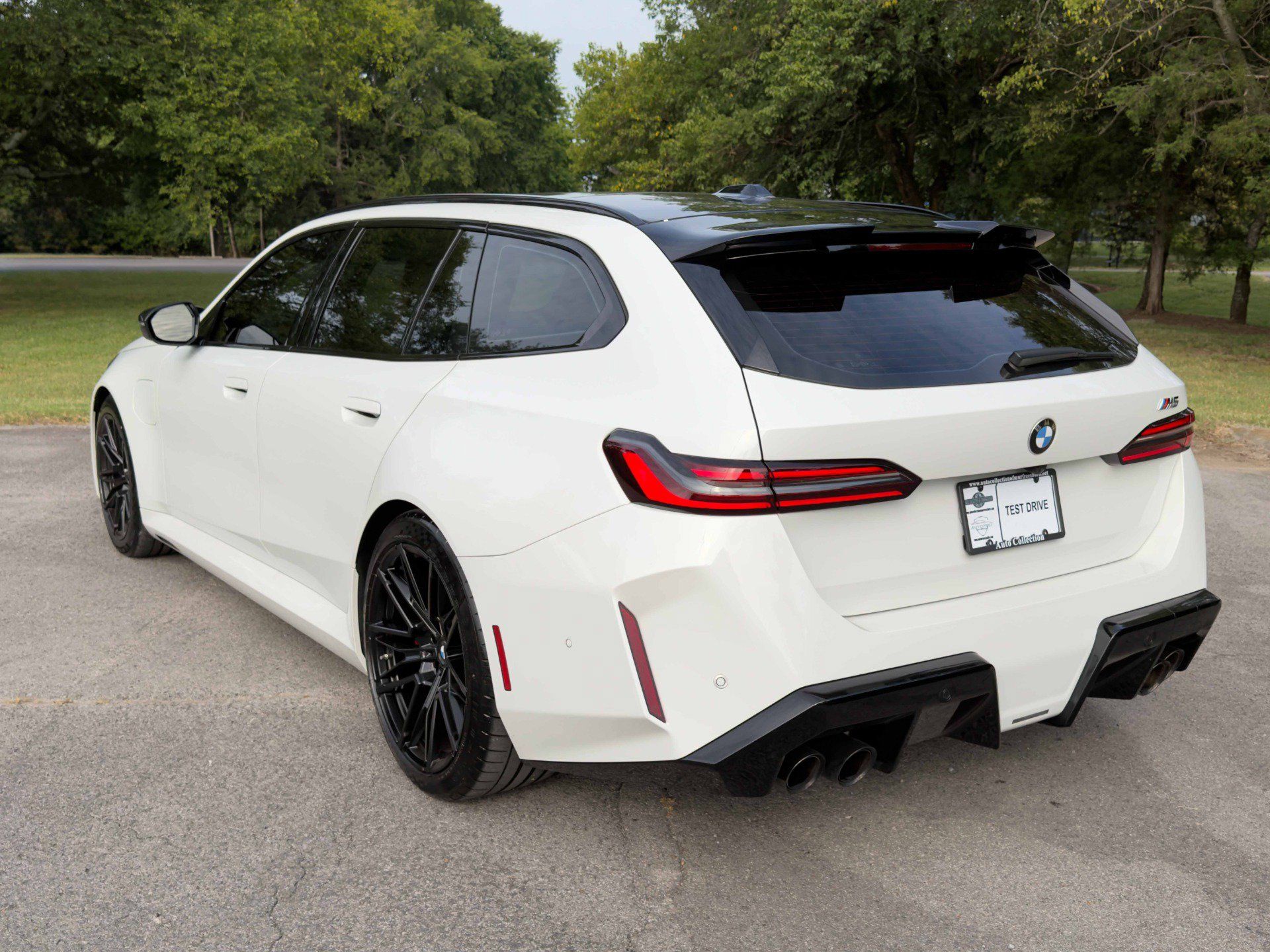 Used 2025 BMW M5 Touring w/ M Driver's Package AWD/4WD image 4