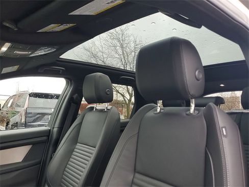 Used 2025 Land Rover Discovery Sport Dynamic SE image 19