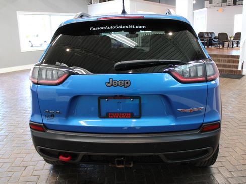 Used 2019 Jeep Cherokee Trailhawk w/ Cold Weather Group AWD/4WD image 6
