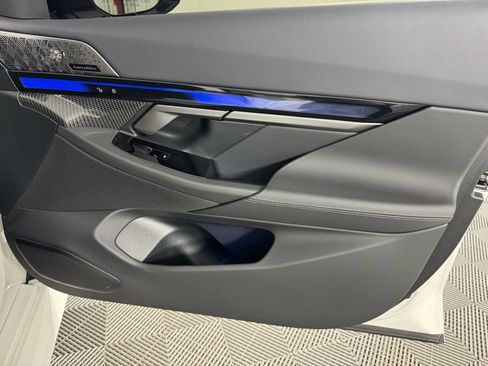 Used 2026 BMW M5 w/ Carbon Package image 33