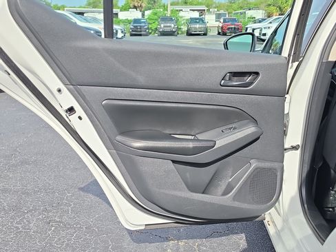 Used 2024 Nissan Altima 2.5 SV FWD image 12