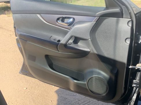 Used 2016 Nissan Rogue S w/ S Family Package FWD image 21