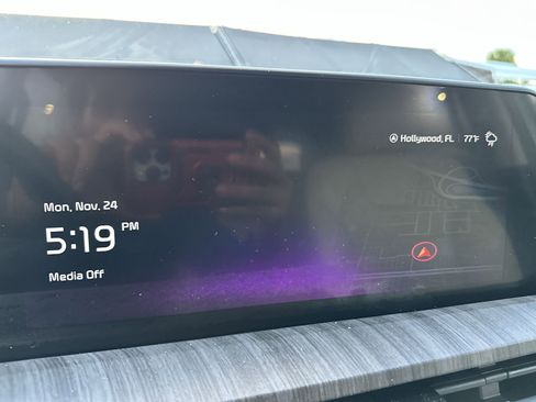 Used 2023 Kia Telluride EX image 9