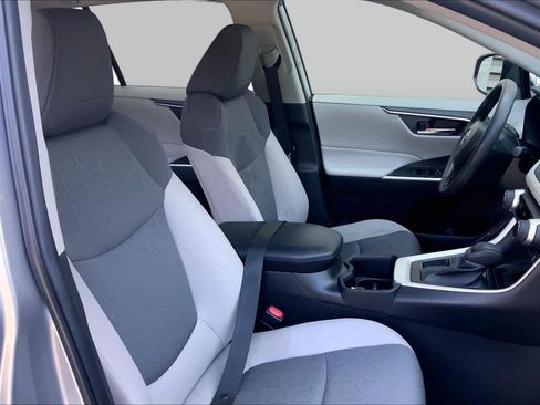 Used 2023 Toyota RAV4 XLE w/ Convenience Package FWD image 9