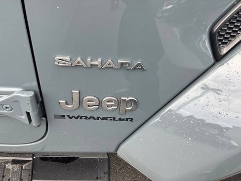 Used 2024 Jeep Wrangler Unlimited Sahara w/ Technology Group AWD/4WD image 23