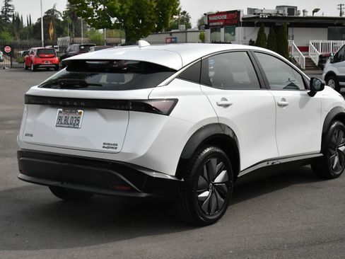 Used 2023 Nissan Ariya AWD image 8