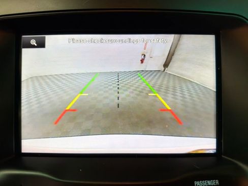 Used 2015 Ford Explorer XLT w/ Equipment Group 202A image 23