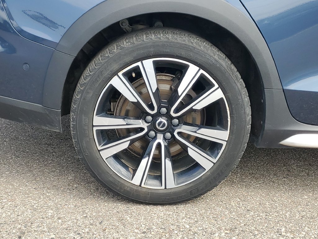 Used 2020 Volvo V60 T5 Cross Country AWD/4WD image 5