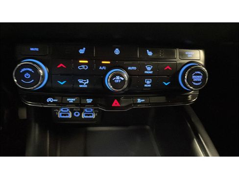 Used 2024 Dodge Durango SXT w/ SXT Blacktop Group AWD/4WD image 14