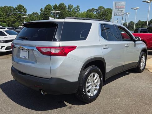 Used 2021 Chevrolet Traverse LT FWD image 13