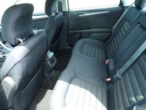 Used 2013 Ford Fusion SE FWD image 11
