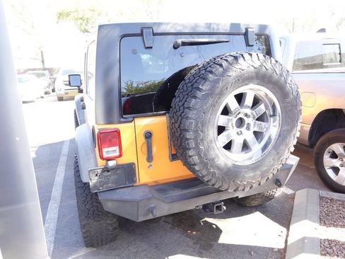 Used 2012 Jeep Wrangler Unlimited Rubicon w/ Connectivity Group AWD/4WD image 4