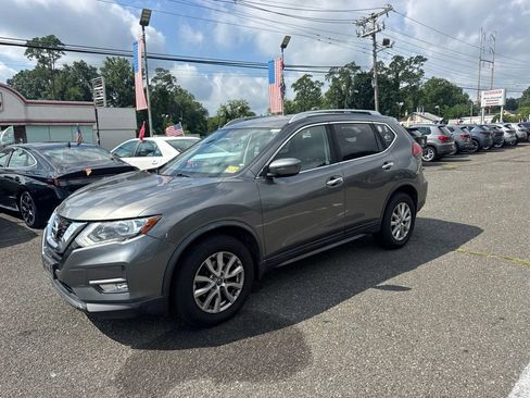 Used 2017 Nissan Rogue SV AWD/4WD image 1