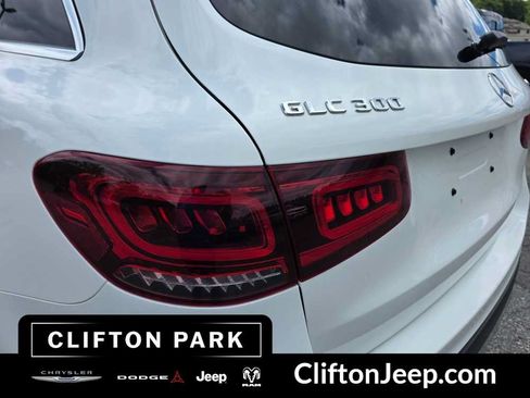 Used 2022 Mercedes-Benz GLC 300 4MATIC image 8