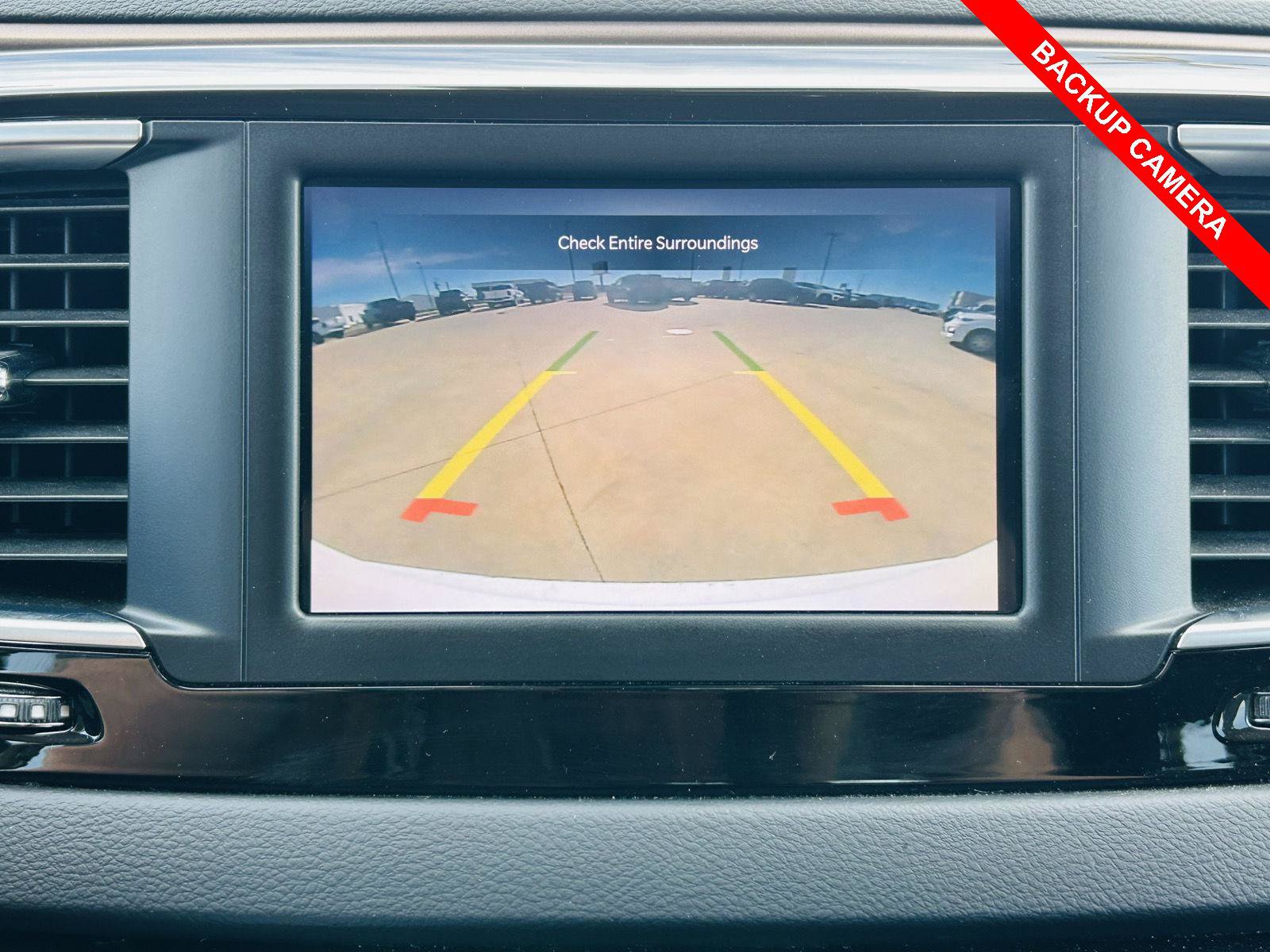 Used 2023 Chrysler Voyager LX FWD image 7