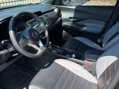 Used 2021 Nissan Kicks SR w/ SR Premium Package FWD image 5