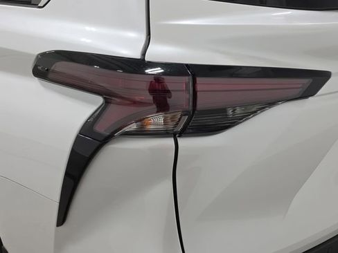 Certified 2023 Toyota Sienna XLE image 29
