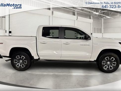 Used 2024 Chevrolet Colorado Z71 w/ Z71 Convenience Package 2 image 2