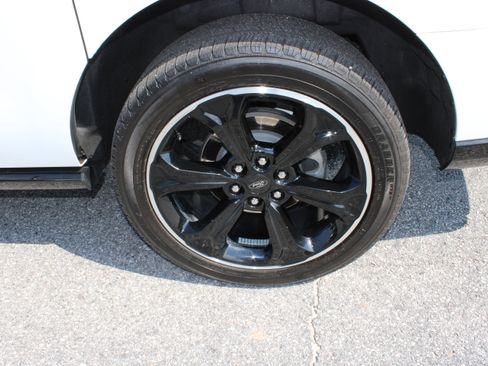 Used 2024 Ford Expedition Max Limited AWD/4WD image 11
