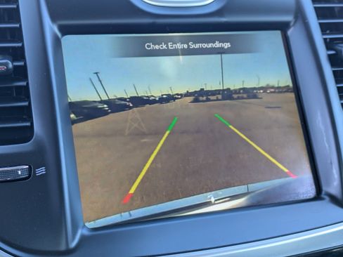 Used 2021 Chrysler 300 Touring image 27