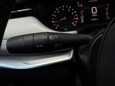 Used 2025 Jeep Compass Limited AWD/4WD image 38