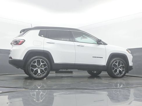 Used 2025 Jeep Compass Limited AWD/4WD image 43