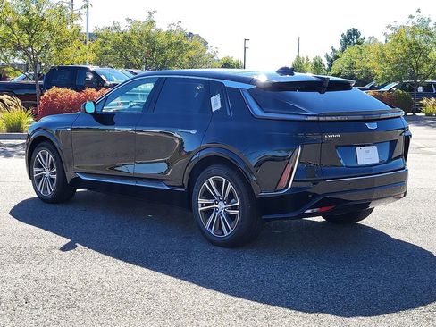 New 2026 Cadillac Lyriq Luxury image 10